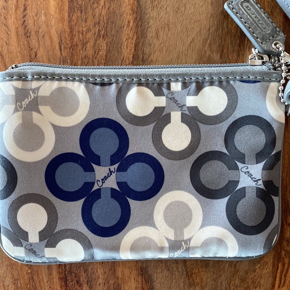 coach wristlet - Picture 3 of 5
